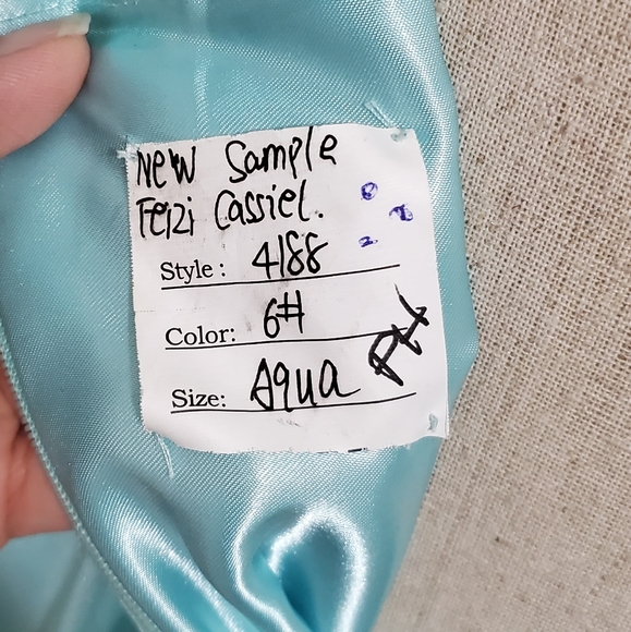 Dress - Picture 11 of 11